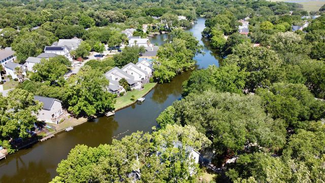 781 Lake Frances Drive, Charleston, SC 29412