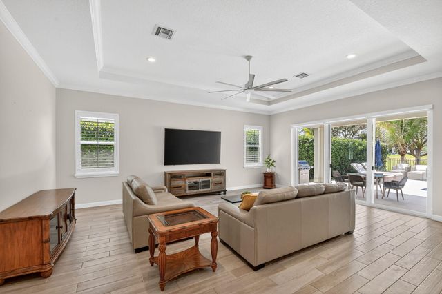 1055 Ember Ridge Run, Loxahatchee, FL 33470