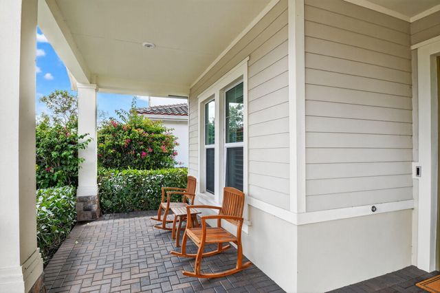 1055 Ember Ridge Run, Loxahatchee, FL 33470