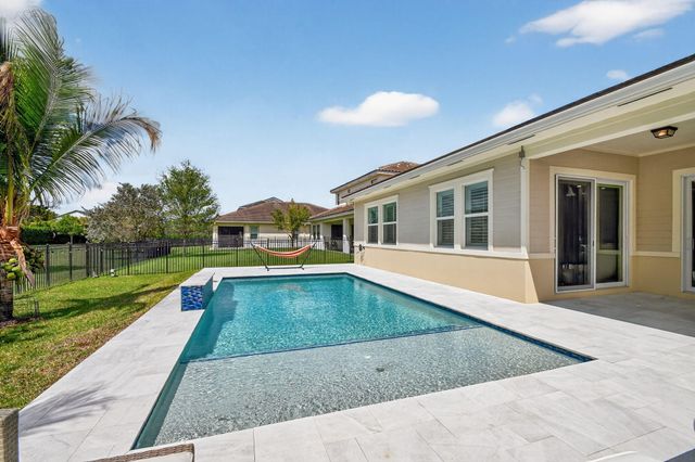 1055 Ember Ridge Run, Loxahatchee, FL 33470