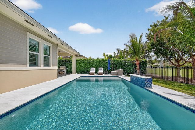 1055 Ember Ridge Run, Loxahatchee, FL 33470