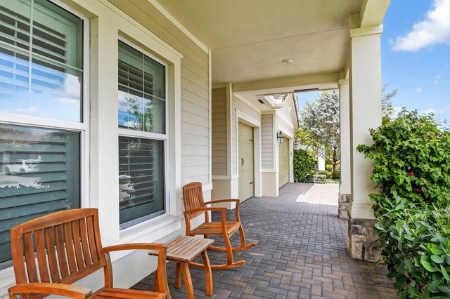 1055 Ember Ridge Run, Loxahatchee, FL 33470