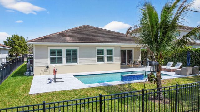 1055 Ember Ridge Run, Loxahatchee, FL 33470