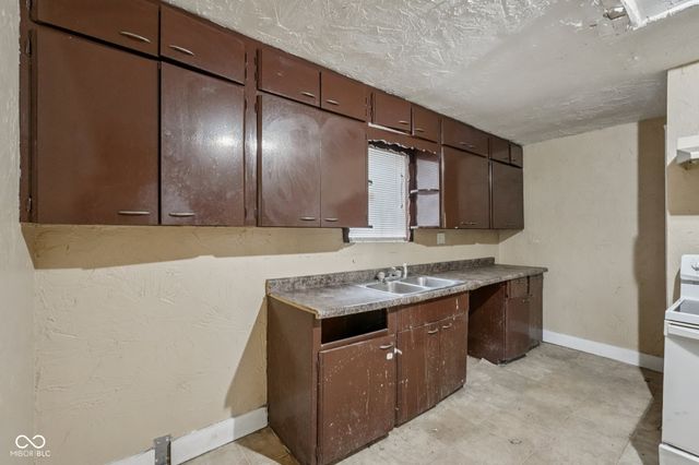 404 N Grant Avenue, Indianapolis, IN 46201