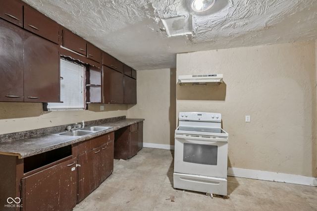 404 N Grant Avenue, Indianapolis, IN 46201