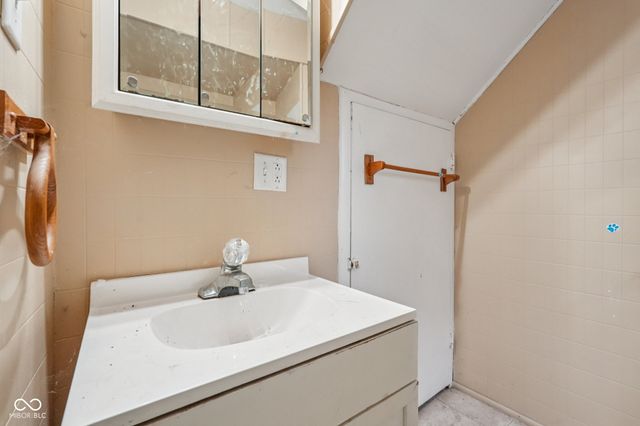 404 N Grant Avenue, Indianapolis, IN 46201