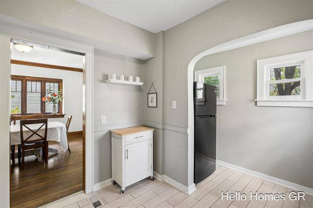949 College Avenue, Grand Rapids, MI 49503