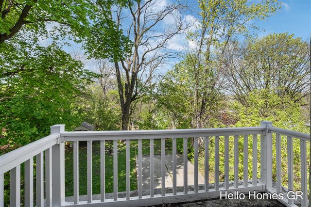 949 College Avenue, Grand Rapids, MI 49503