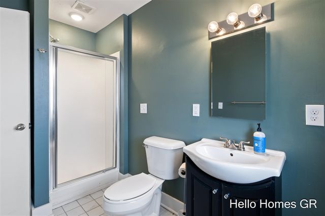 949 College Avenue, Grand Rapids, MI 49503