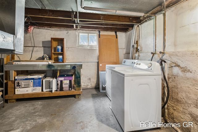 949 College Avenue, Grand Rapids, MI 49503
