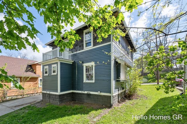 949 College Avenue, Grand Rapids, MI 49503