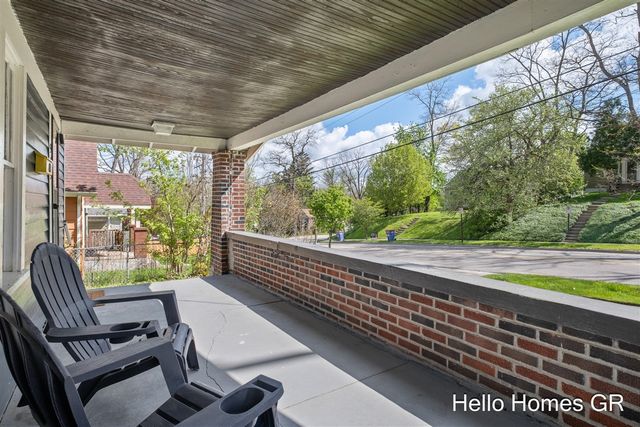 949 College Avenue, Grand Rapids, MI 49503