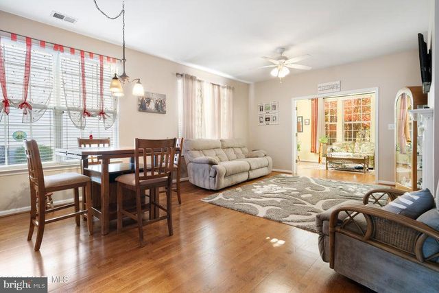 24 POND VIEW CIRCLE, Barnegat, NJ 08005