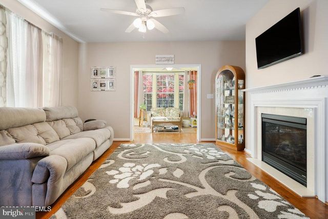 24 POND VIEW CIRCLE, Barnegat, NJ 08005