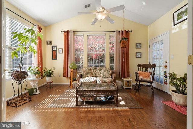 24 POND VIEW CIRCLE, Barnegat, NJ 08005