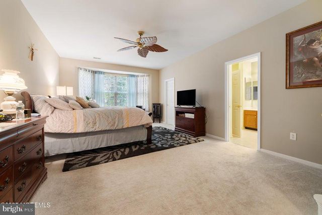 24 POND VIEW CIRCLE, Barnegat, NJ 08005