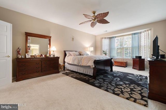 24 POND VIEW CIRCLE, Barnegat, NJ 08005