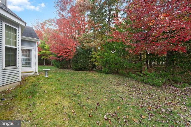 24 POND VIEW CIRCLE, Barnegat, NJ 08005