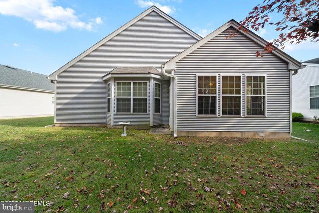 24 POND VIEW CIRCLE, Barnegat, NJ 08005