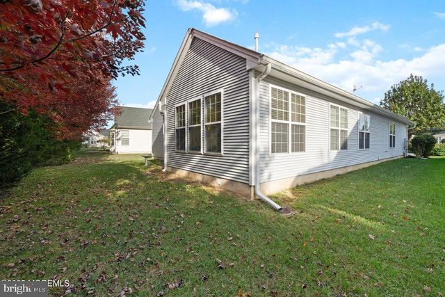 24 POND VIEW CIRCLE, Barnegat, NJ 08005