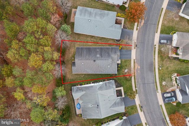 24 POND VIEW CIRCLE, Barnegat, NJ 08005