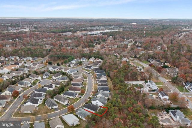 24 POND VIEW CIRCLE, Barnegat, NJ 08005