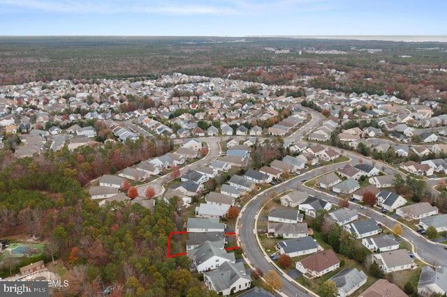 24 POND VIEW CIRCLE, Barnegat, NJ 08005