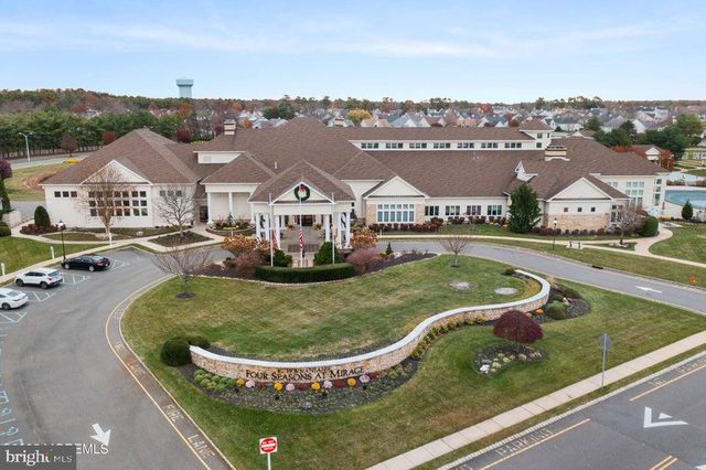 24 POND VIEW CIRCLE, Barnegat, NJ 08005