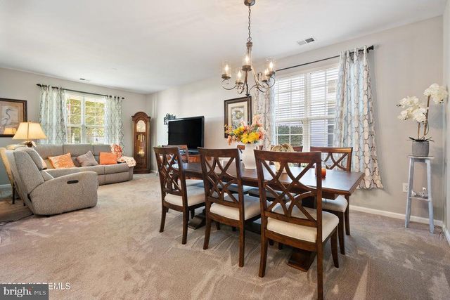 24 POND VIEW CIRCLE, Barnegat, NJ 08005