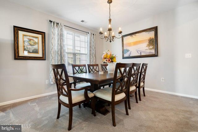 24 POND VIEW CIRCLE, Barnegat, NJ 08005