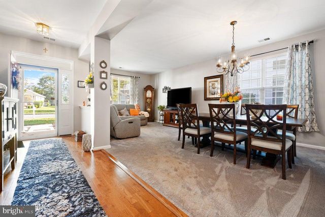 24 POND VIEW CIRCLE, Barnegat, NJ 08005