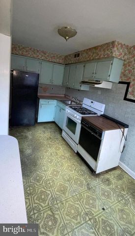 3042 FAIRFIELD ST, Philadelphia, PA 19136