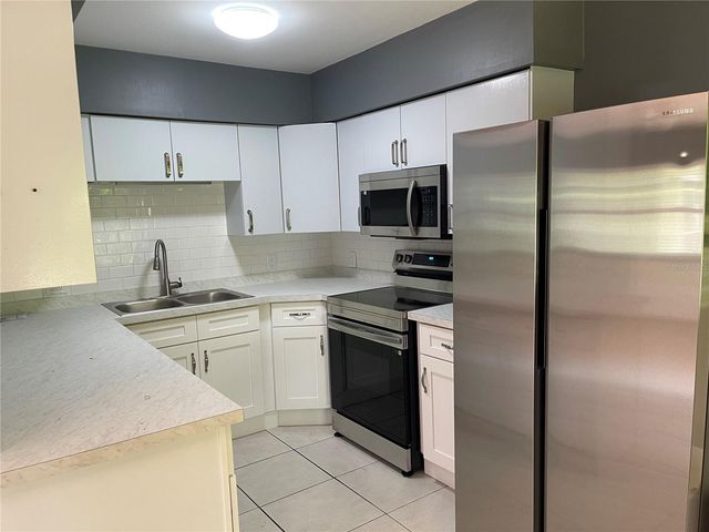 2100 AVENUE A, Bradenton Beach, FL 34217