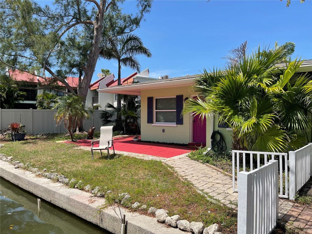2100 AVENUE A, Bradenton Beach, FL 34217