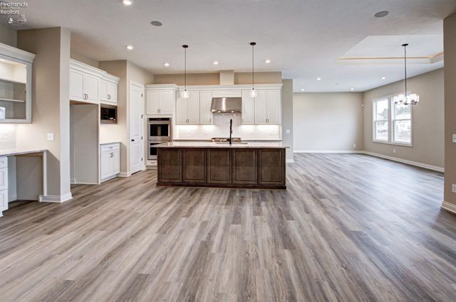 5843 Marcella Way, North Ridgeville, OH 44039
