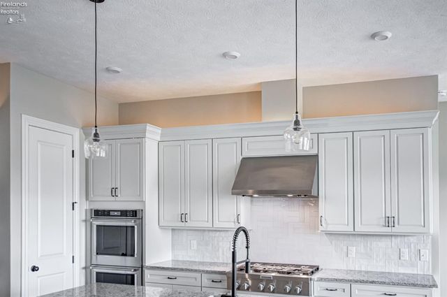 5843 Marcella Way, North Ridgeville, OH 44039