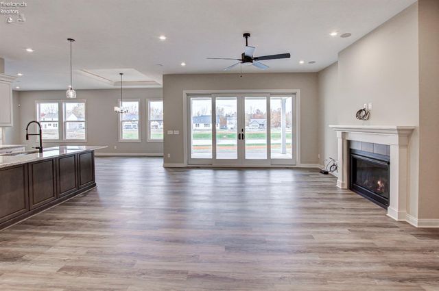 5843 Marcella Way, North Ridgeville, OH 44039
