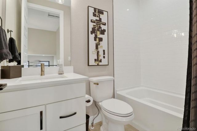 1751 Barefoot Drive, Windsor, CO 80550