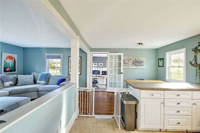 4 Hillcrest Avenue, Smithfield, RI 02828