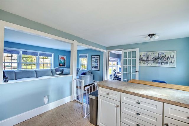 4 Hillcrest Avenue, Smithfield, RI 02828