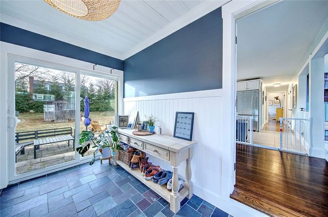 4 Hillcrest Avenue, Smithfield, RI 02828