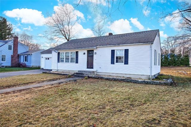 4 Hillcrest Avenue, Smithfield, RI 02828