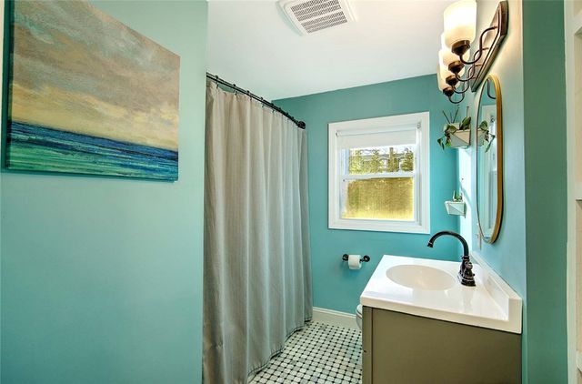 4 Hillcrest Avenue, Smithfield, RI 02828