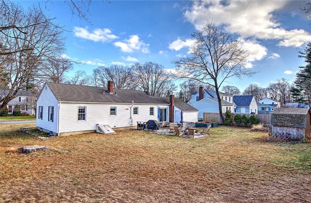 4 Hillcrest Avenue, Smithfield, RI 02828