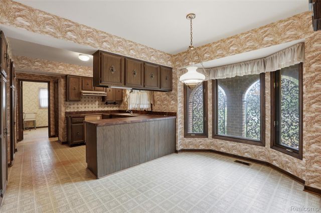 11136 Bellwood Drive, Plymouth Charter Township, MI 48170