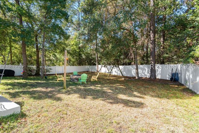 23 Oleander Dr, Beaufort, SC 29907
