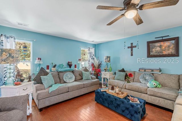 23 Oleander Dr, Beaufort, SC 29907