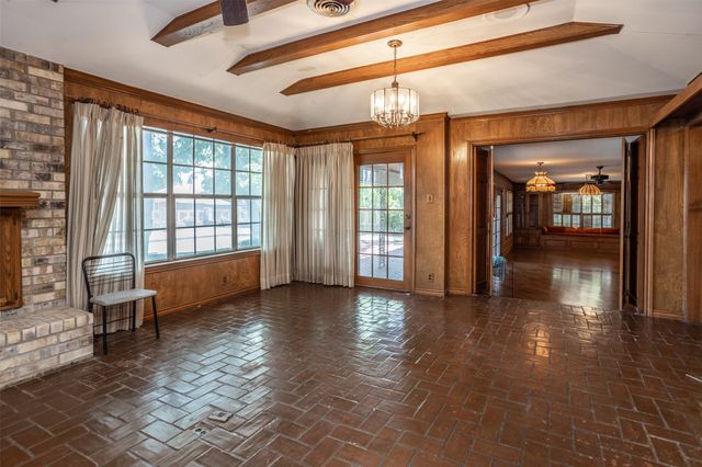 1010 Aspen Road, Gainesville, TX 76240