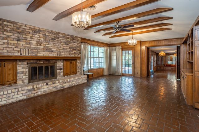 1010 Aspen Road, Gainesville, TX 76240