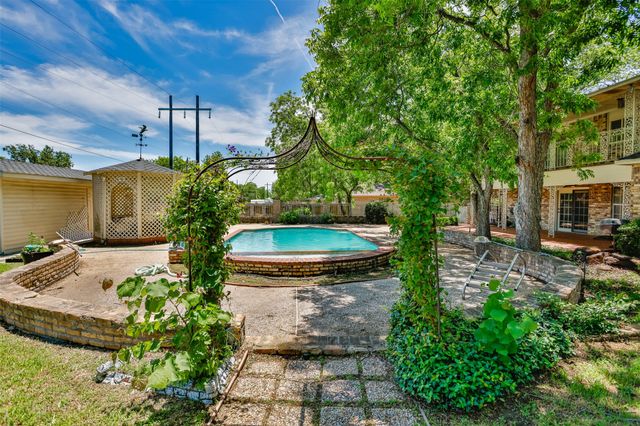 1010 Aspen Road, Gainesville, TX 76240